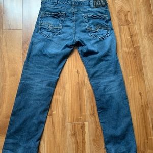 Silver Jeans 32w30L. Great condition
